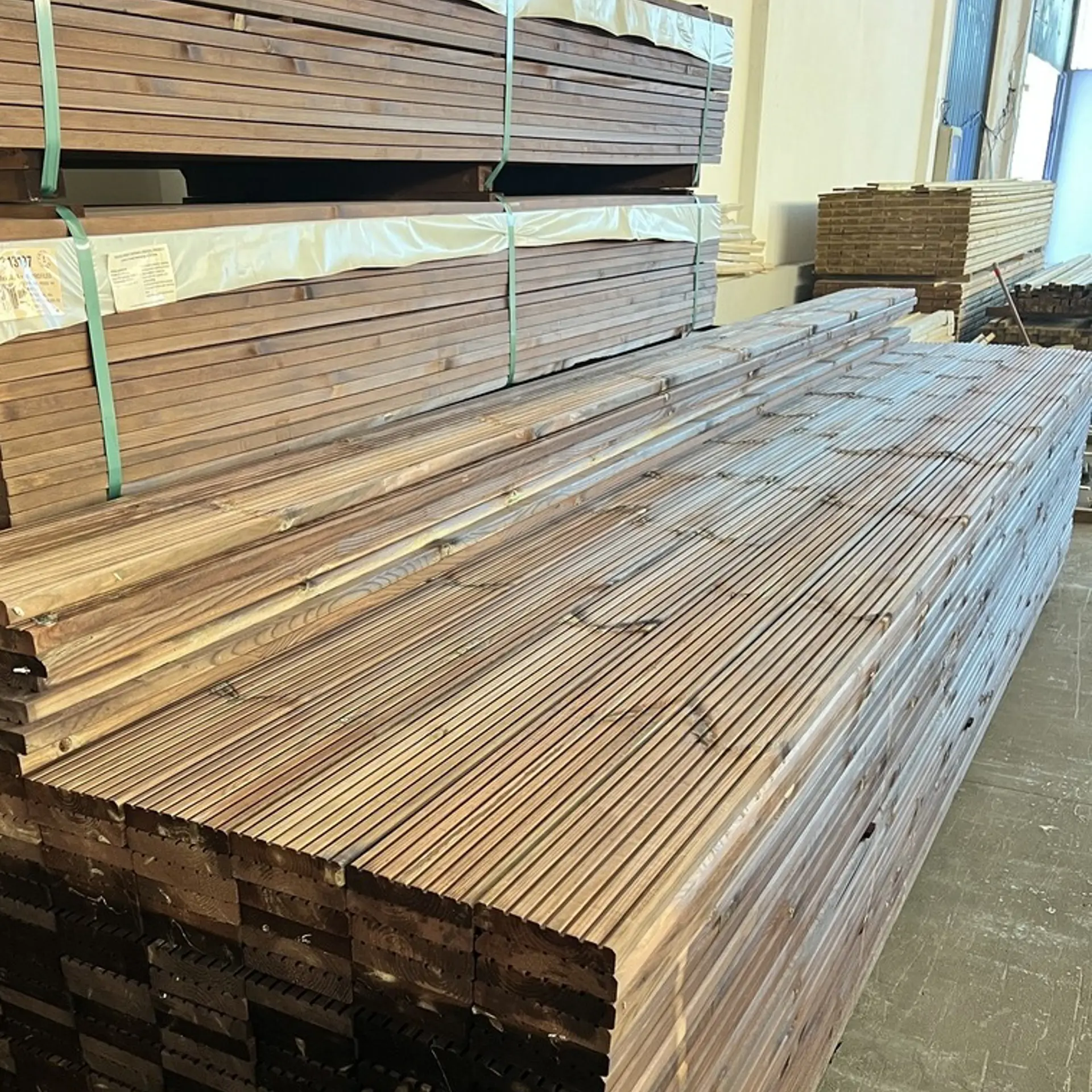 Brown Pine Decks Treated - 28x145x4800 (1 classe)