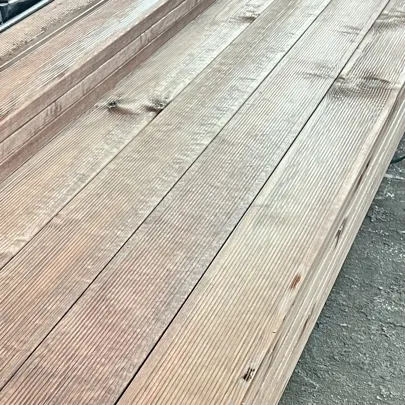 Decks de Pinho Castanho - 28x120x3600 1 classe